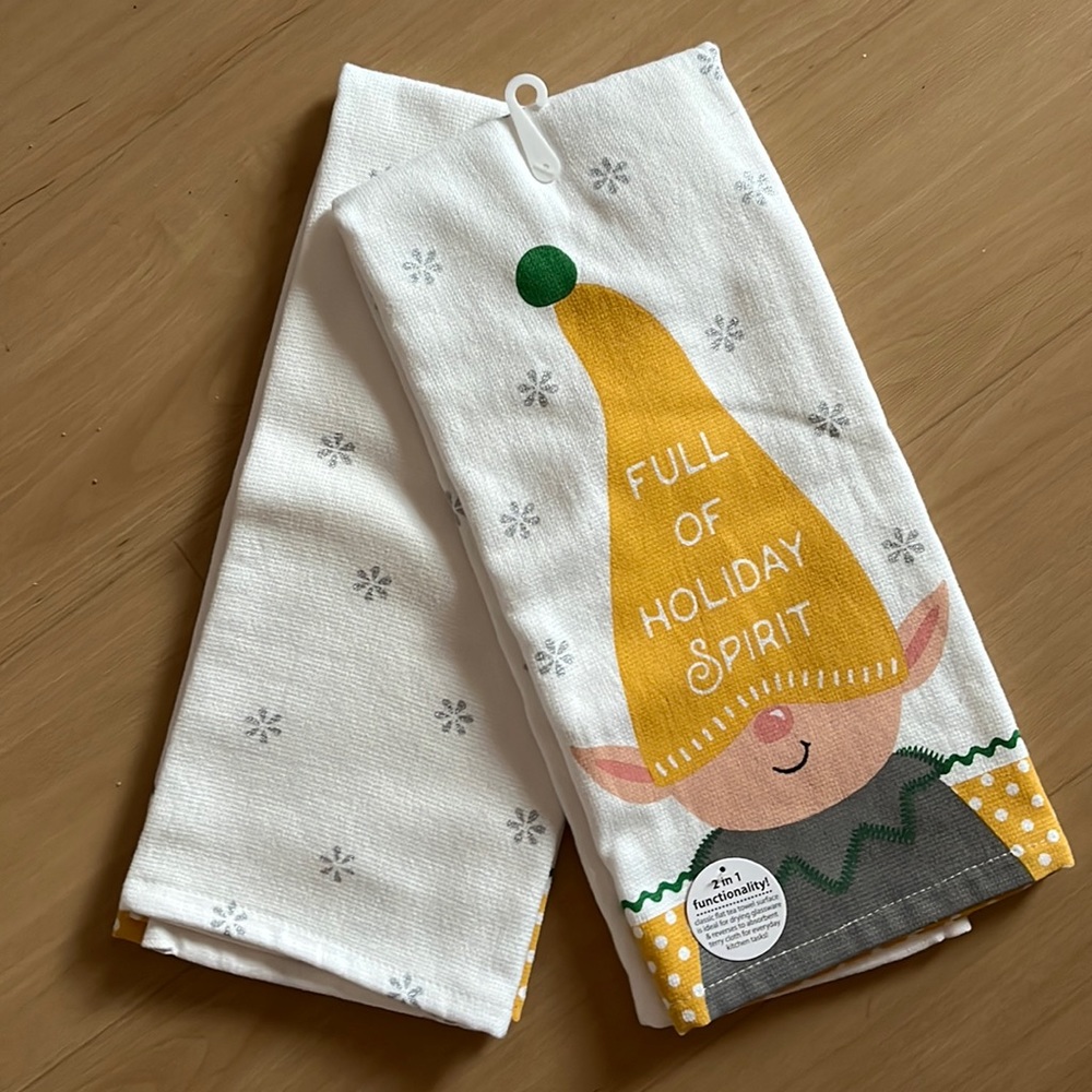 NWT 2 IN 1 FLAT TEA TOWEL GNOME DESIGN TERRY CLOTH